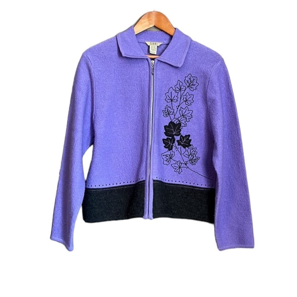 Teddi petite 100% boiled wool zip up sweater with collar.